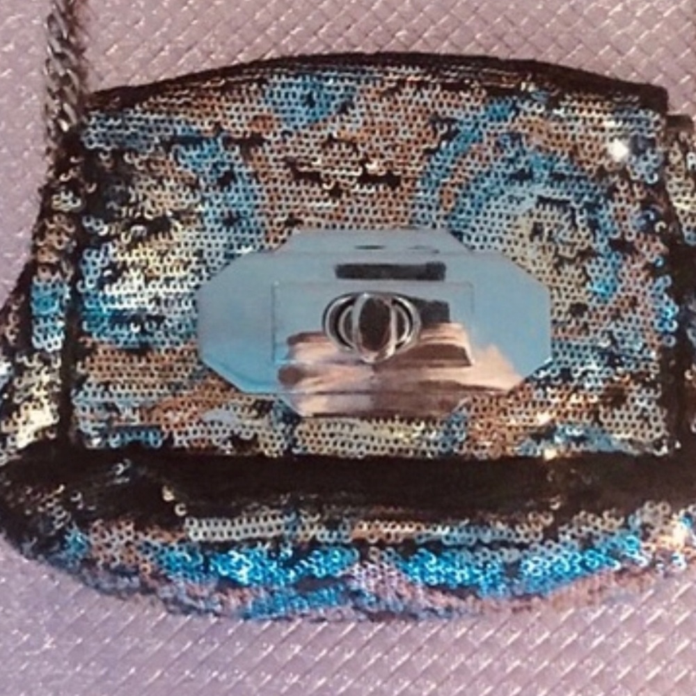 🔥Sequence Crossbody Last One HURRY!!!!!🔥